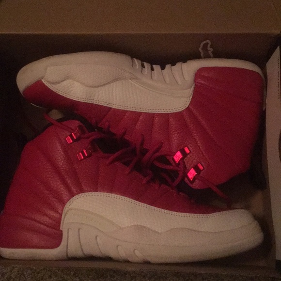 red retro 12 size 7